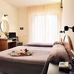 Adler Szálloda 3*