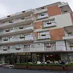 ホテル Adler アラッシオ